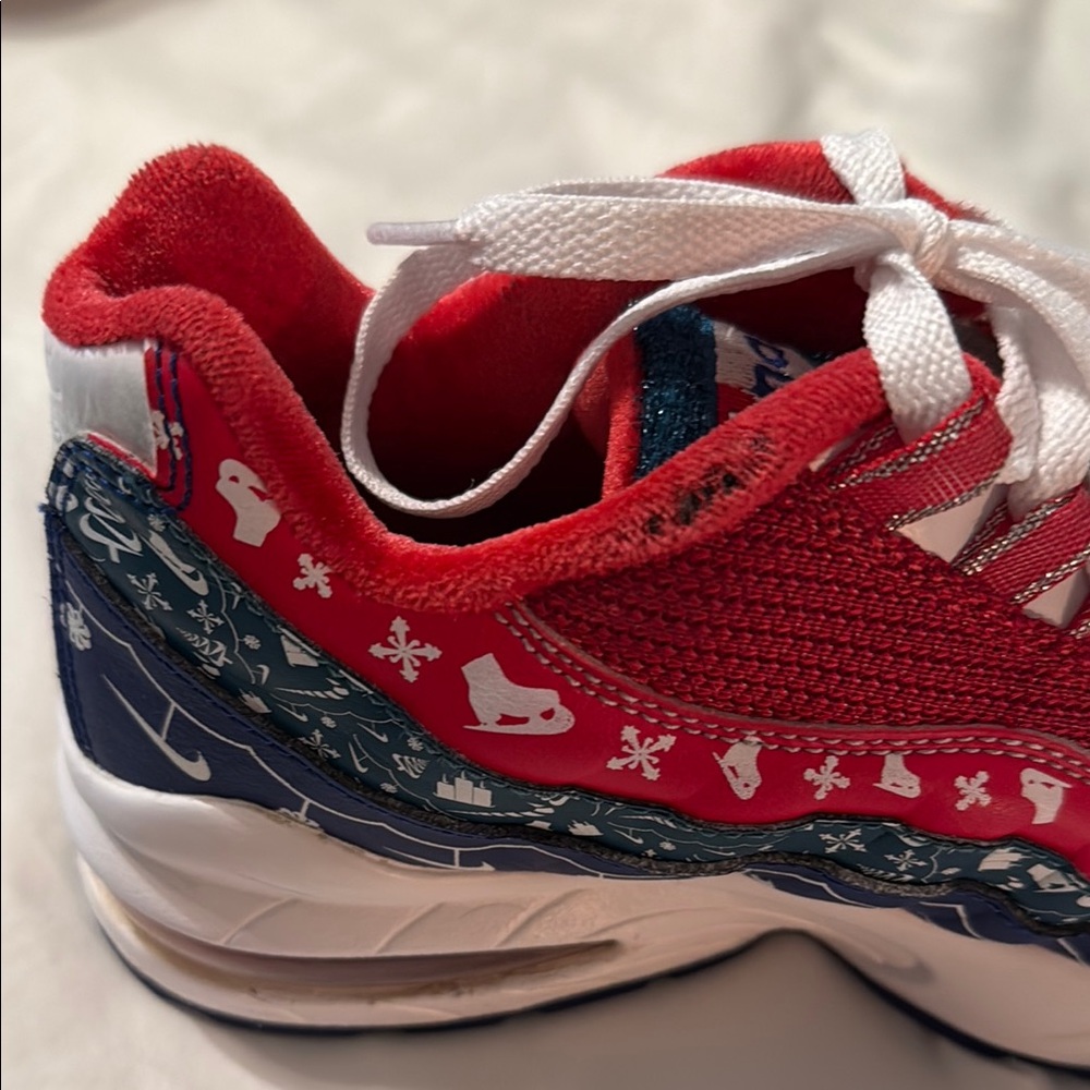 NIKE Kids Air Max 95 Christmas Sweater Sneakers - Picture 2 of 8